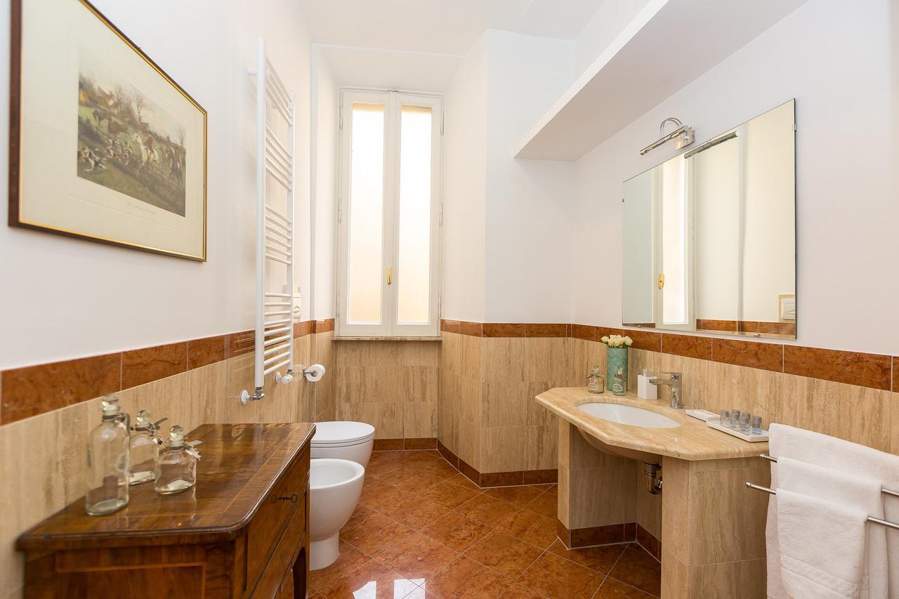 Prestigious Apartment Via Barberini ローマ エクステリア 写真
