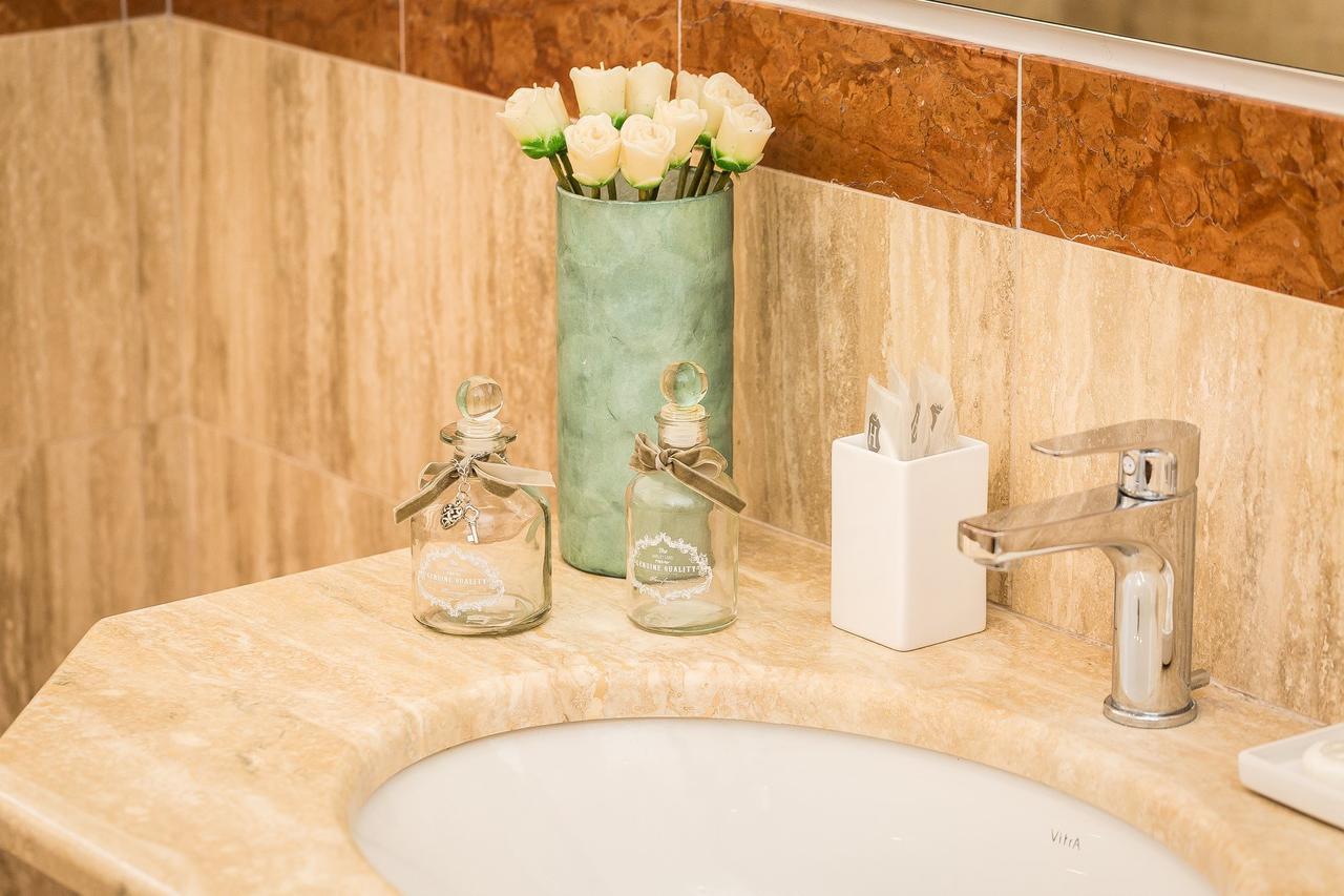 Prestigious Apartment Via Barberini ローマ エクステリア 写真